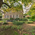 Beautiful Historic House In Amish Country