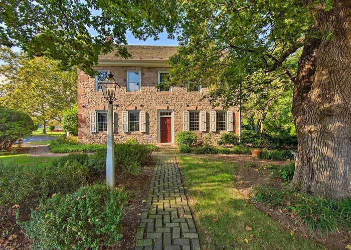 Beautiful Historic House In Amish Country