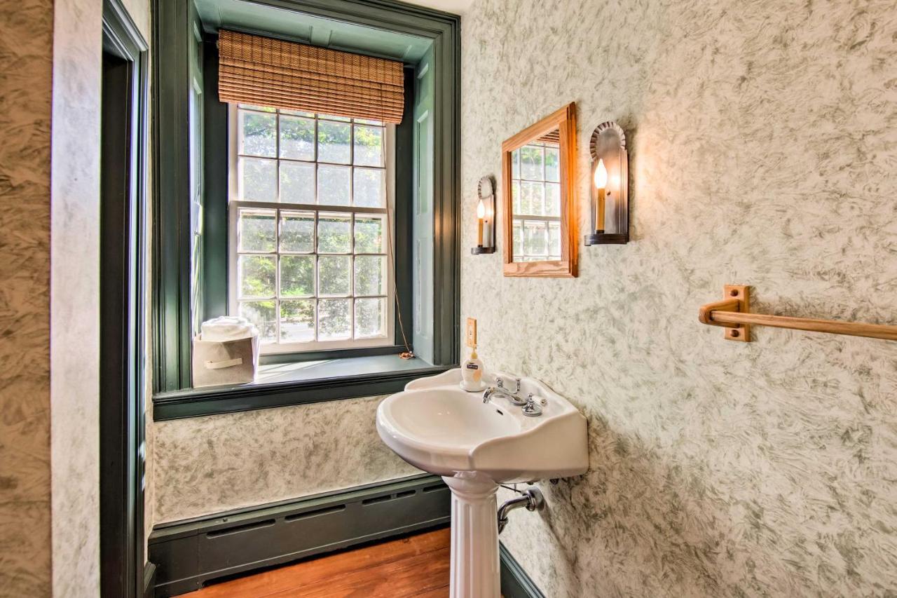 Beautiful Historic House In Amish Country
